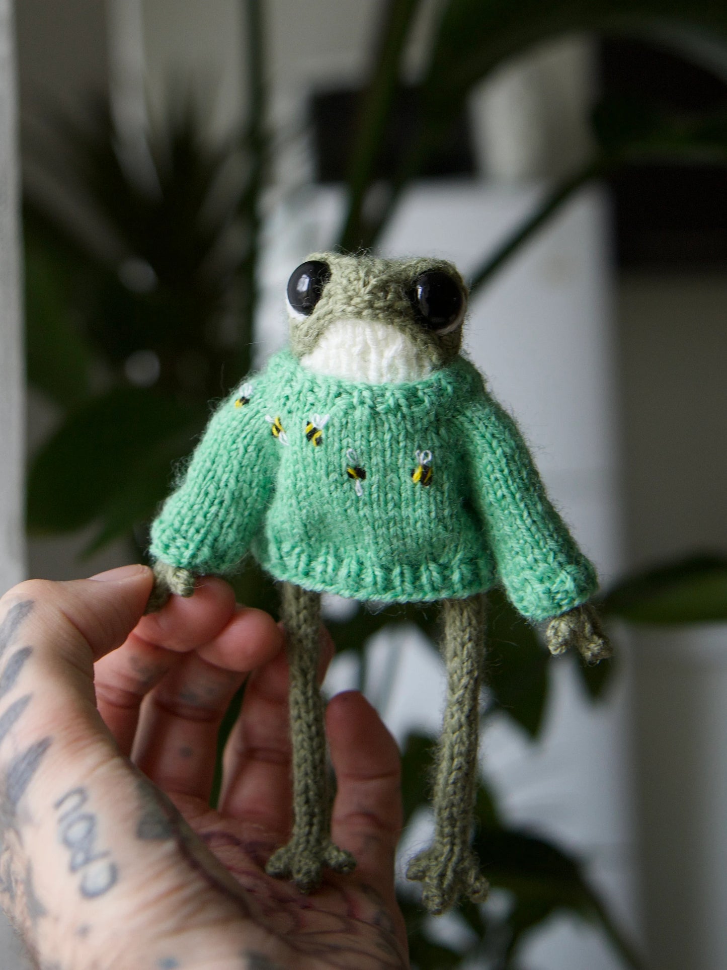 Bee sweater pattern