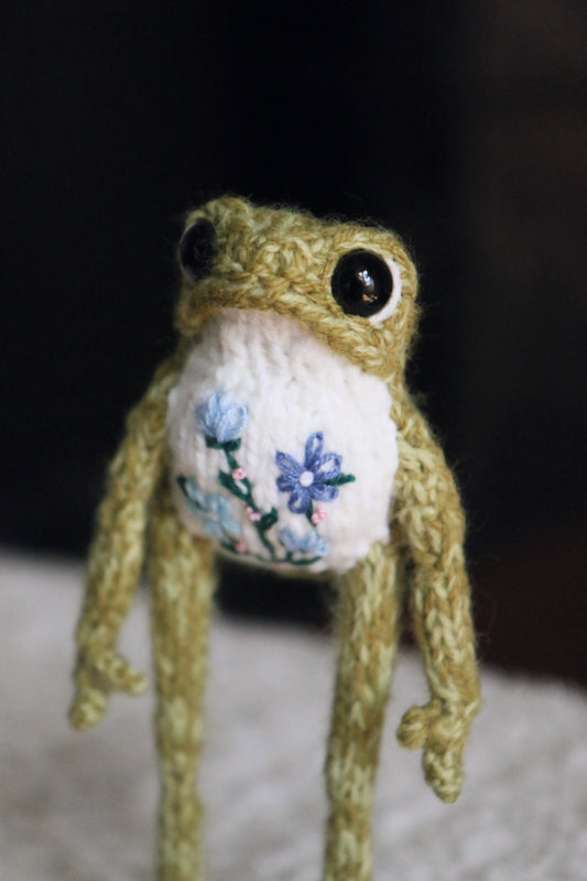 💐 Big floral frog