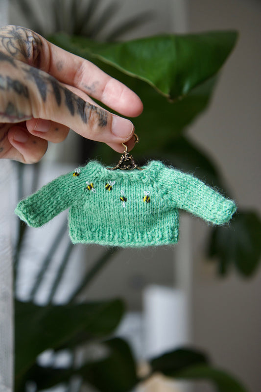 Bee sweater pattern