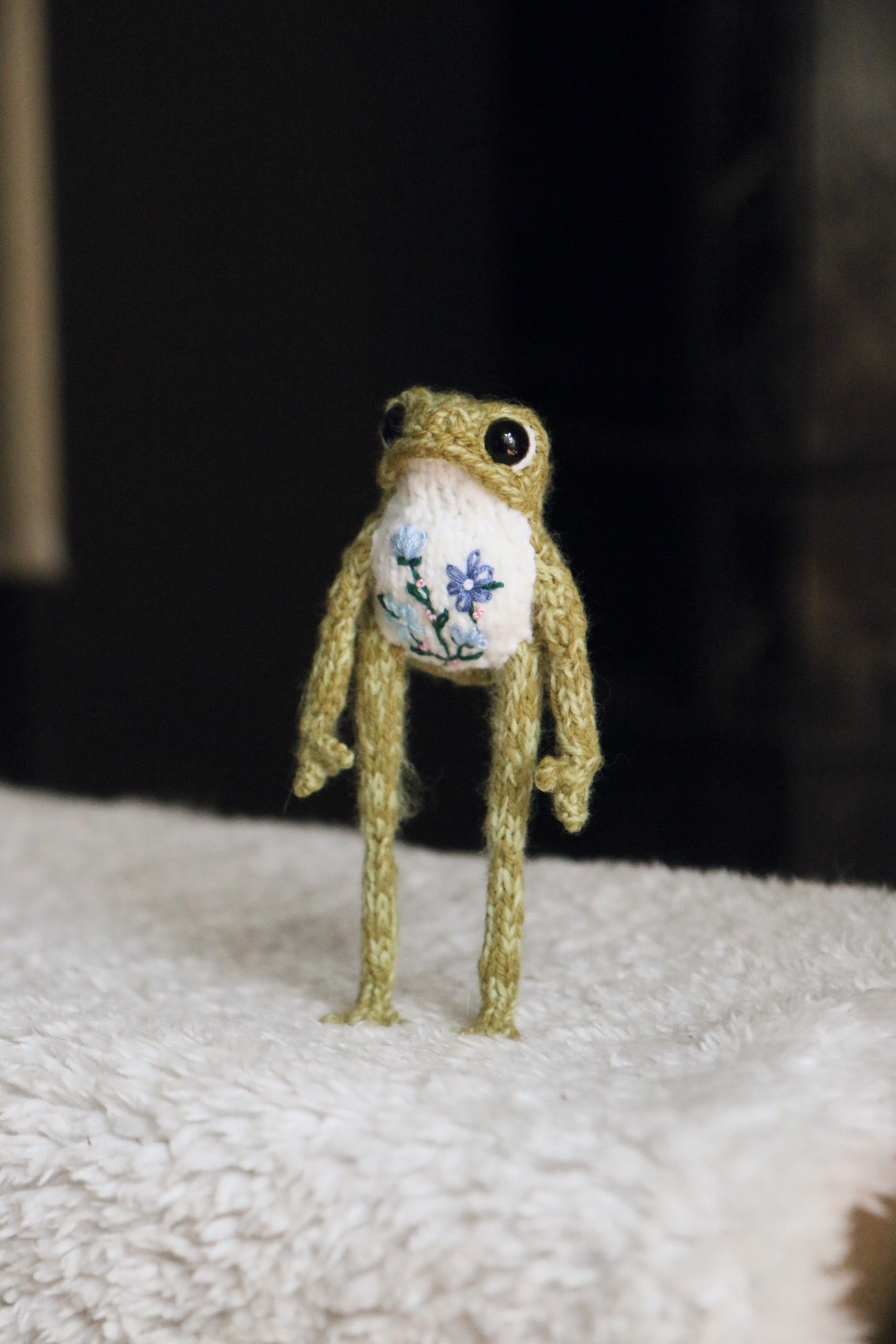 💐 Big floral frog