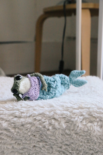 🧜🏼‍♀️ Merfrog