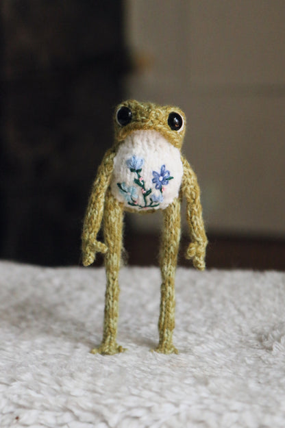 💐 Big floral frog