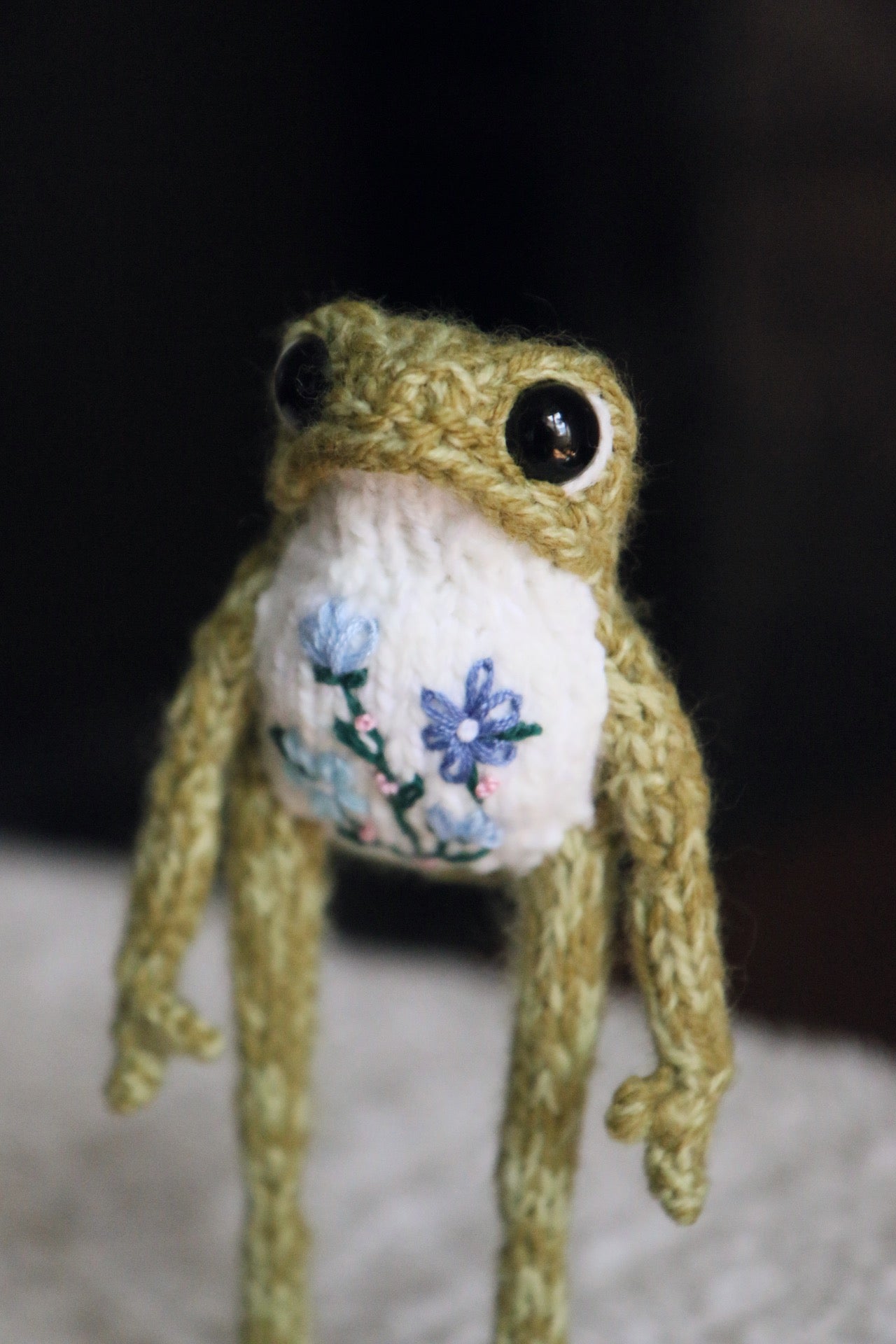 💐 Big floral frog